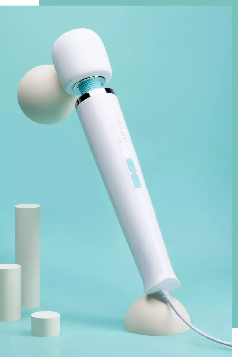 Le Wand Classique Plug-In Original Full-Body Vibrating Massager - Image 4
