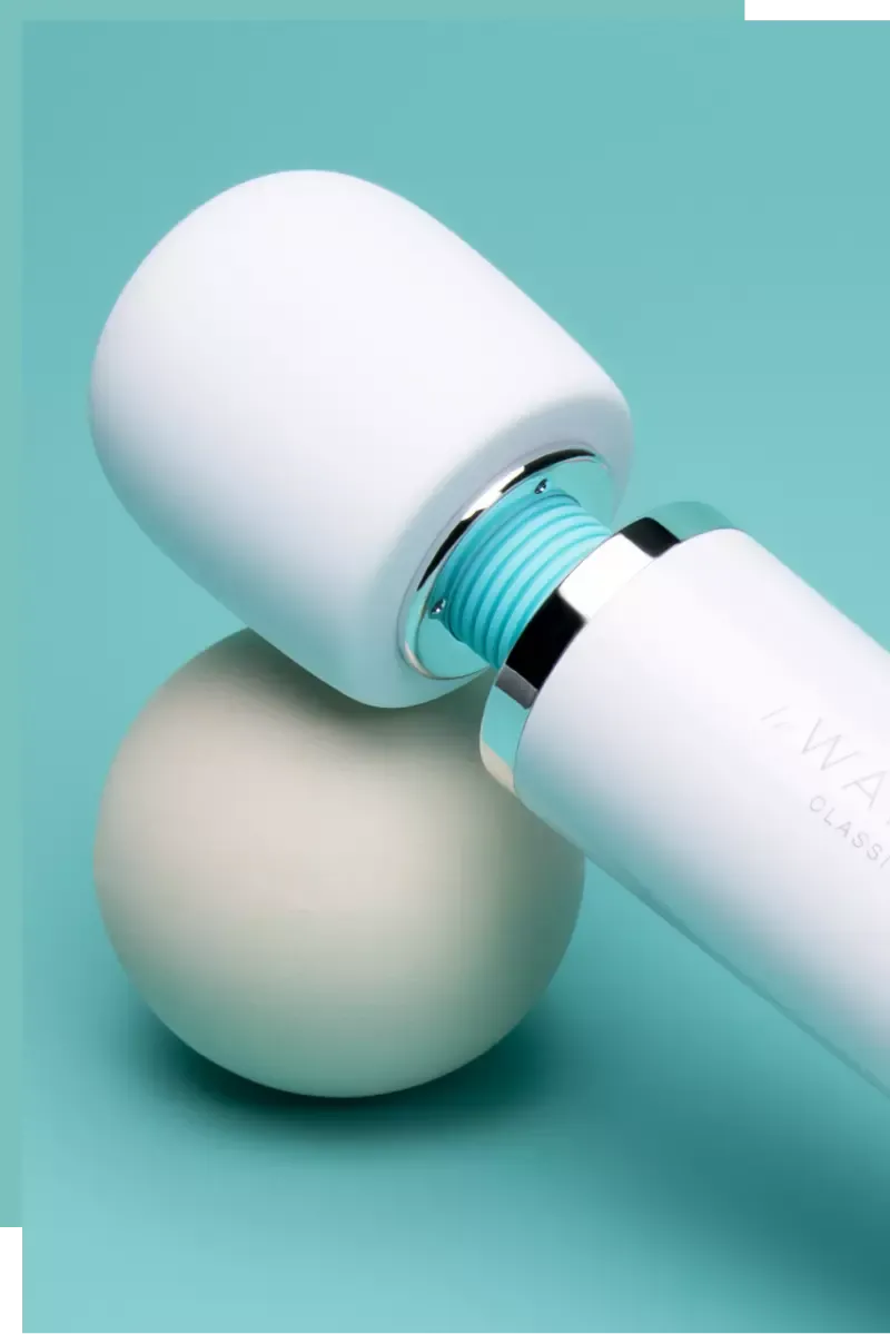 Le Wand Classique Plug-In Original Full-Body Vibrating Massager - Image 6